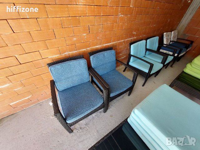Комплект диван , маса и два стола, снимка 2 - Друго търговско оборудване - 35929529