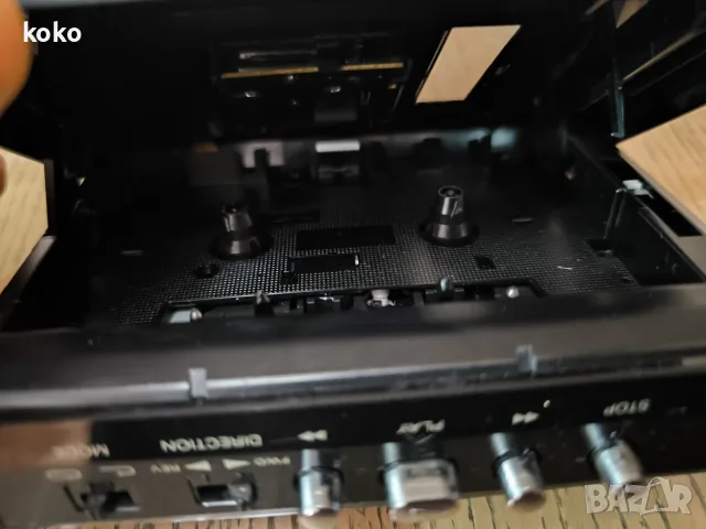 Уолкмен Walkman Sony и Sharp, снимка 5 - Радиокасетофони, транзистори - 55972593