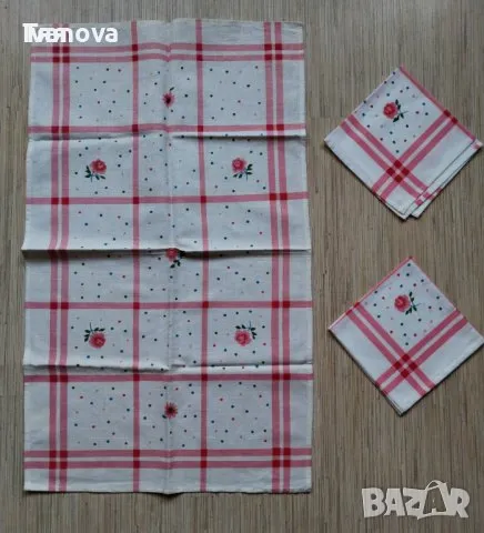 Тишлайфер с две салфетки, снимка 2 - Покривки за маси - 48795108