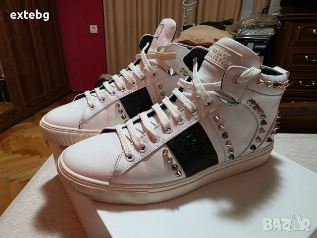 VERSACE оригинални кожени кецове, снимка 3 - Маратонки - 52354140