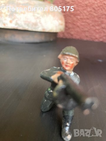 Фигурка войник . Втора световна война.Руснак командос с Шпагин. Elastolin Lineol, снимка 6 - Колекции - 41564183