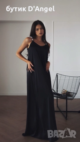 Рокля perles et noir