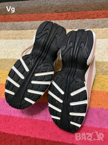 Маратонки дамски Nike, снимка 4 - Маратонки - 56154347