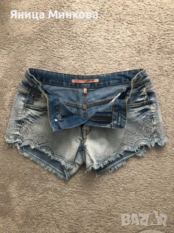 Дамски къси дънкови панталони, снимка 6 - Къси панталони и бермуди - 49268922