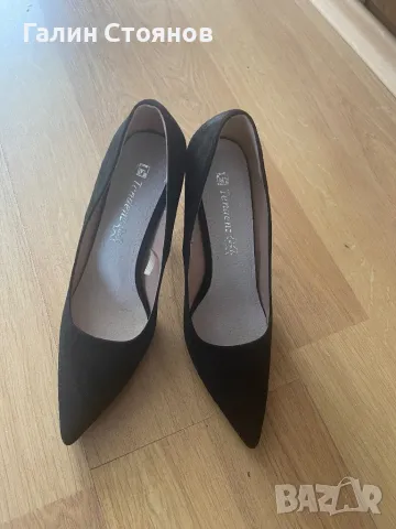 Продавам нови велурени обувки на ток, снимка 1