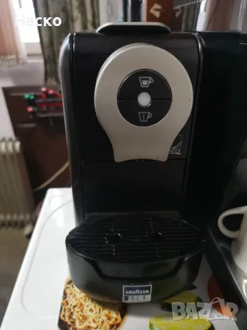 кафемашина Лаваца с капсули, снимка 2 - Кафемашини - 48941159