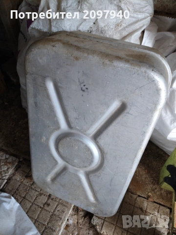 Стар алуминиев резервоар , снимка 4 - Други машини и части - 53200369