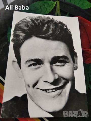 Картичка/снимка френския актьор Жак Шарие 