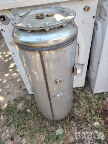 Хромникелов водосъдържател с медна серпентина