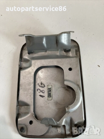 Капачка за резервоар сребърна за Mazda 626 2.0 TDI (2001) G14S, снимка 2 - Части - 53700268