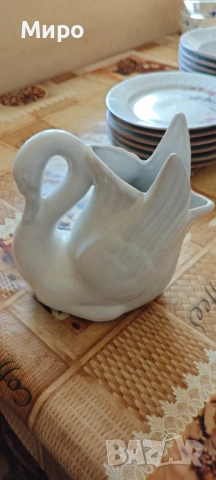 Порцеланов лебед