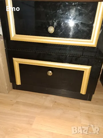 Нощно шкафче, снимка 2 - Шкафове - 49480422