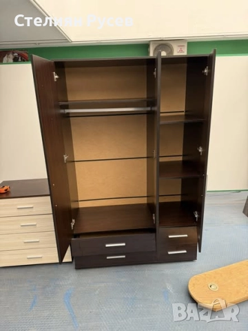 241233  трикрилен MDF МДФ гардероб с огледало 185/120см цена 220 лв или 112.18 евро -185см висок, 12, снимка 3 - Гардероби - 52891840