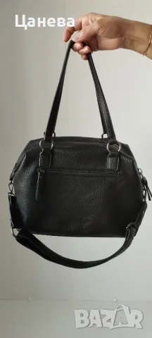 Черна дамска чанта, снимка 3 - Чанти - 47521823