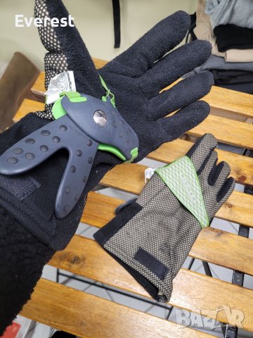 Ръкавици - протектори за сноуборд, снимка 1 - Зимни спортове - 40337170