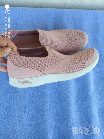 Skechers Arch fit номер 38.