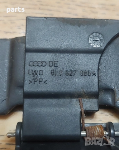 Фиксатор Заден Капак Ауди A3 8L - 8L0827085A, снимка 4 - Части - 52702530