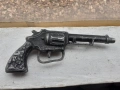 Пищов пистолет револвер отливка алуминий, снимка 1