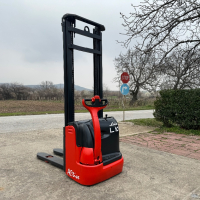 Стакер Linde L10, снимка 3 - Подемници - 44725438