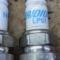 Запалителни свещи NGK Iridium LPG1-1496, снимка 1 - Части - 44651186