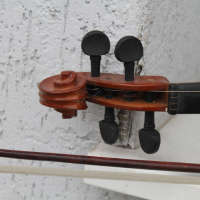 Цигулка Кремона с лък , снимка 2 - Струнни инструменти - 36134190