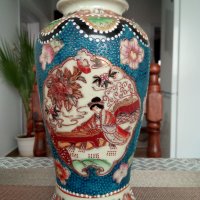 Продавам 3 бр.красиви и стилни вази.Порцелан-Китай.Голямата е маркирана.Цената е за всичките., снимка 2 - Вази - 44395624
