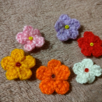 6 броя плетени цветя с мънисто за декорация и украса, снимка 1 - Други - 38995425