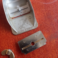 немско мини ренде D.r.g.m с бръснарски ножчета , снимка 5 - Колекции - 44698579