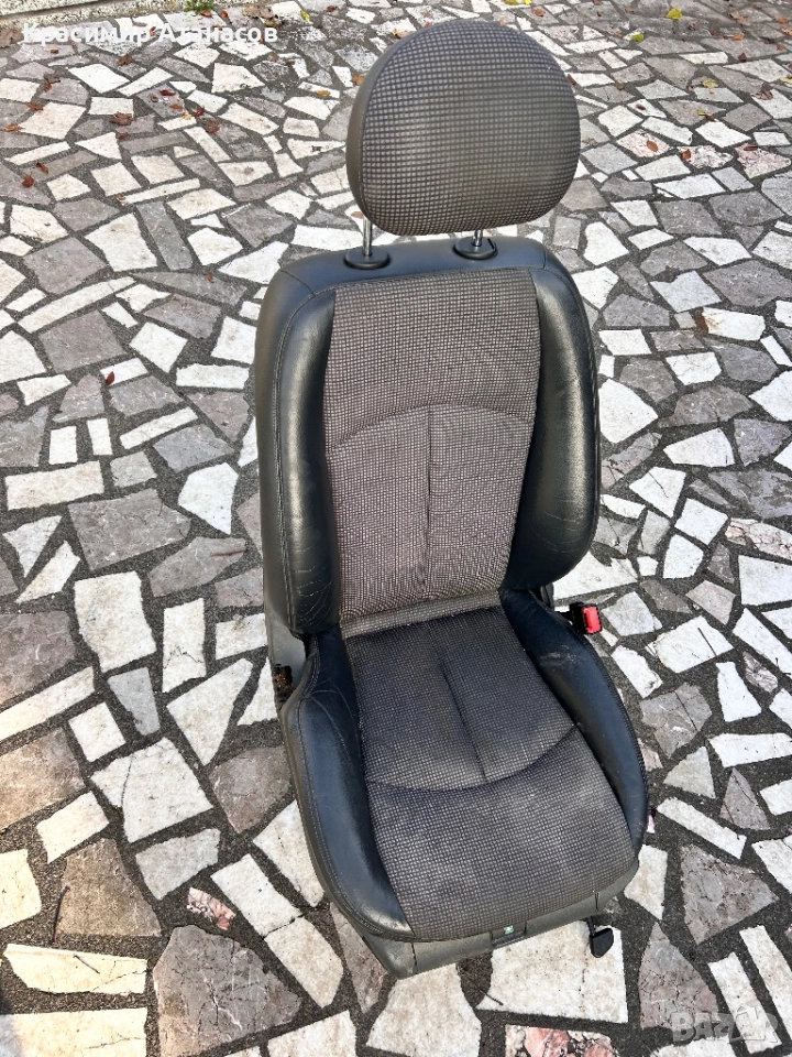 Салон седалки за Мерцедес Е-класа W211. Предни лява и дясна на части!!!, снимка 1