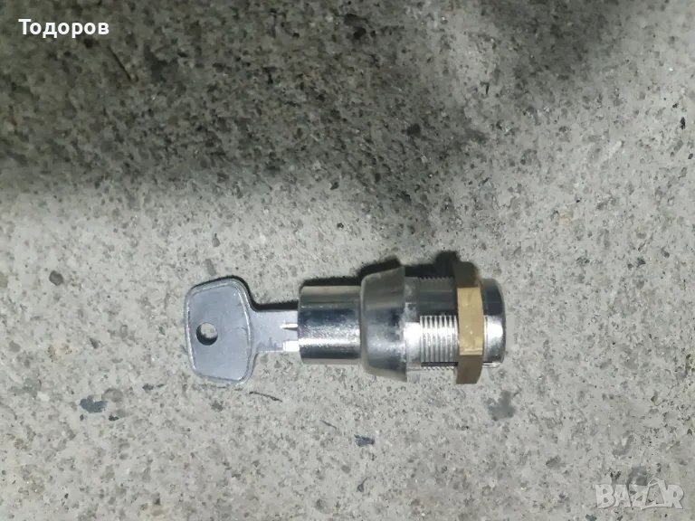 Ключалка и ключ за батерии Bionx, снимка 1