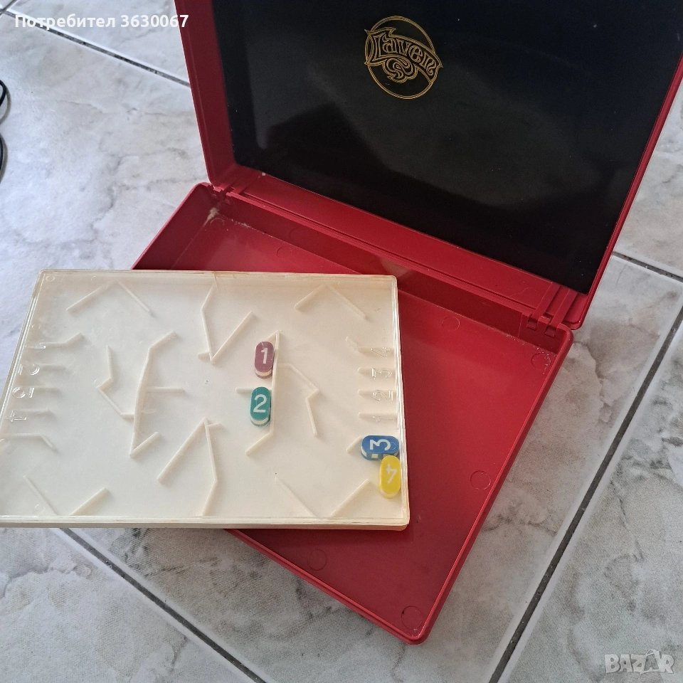 Ретро игра с червена кутия , снимка 1