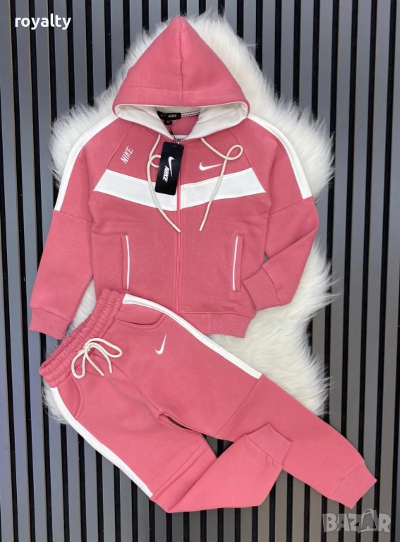 Ватиран екип за момиче Nike, снимка 1