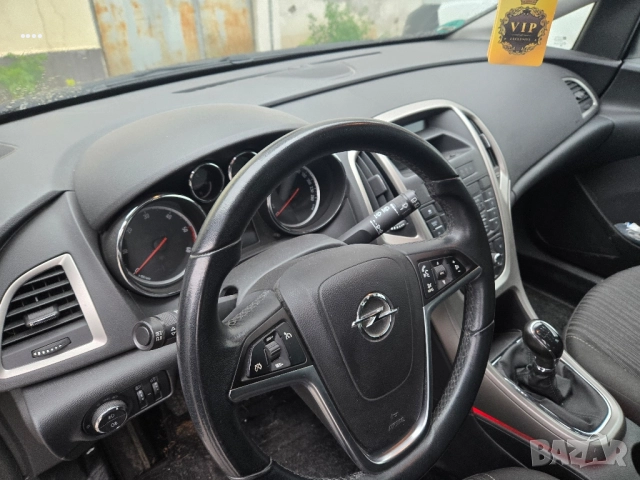 Opel Astra 2012, снимка 15 - Автомобили и джипове - 52328813