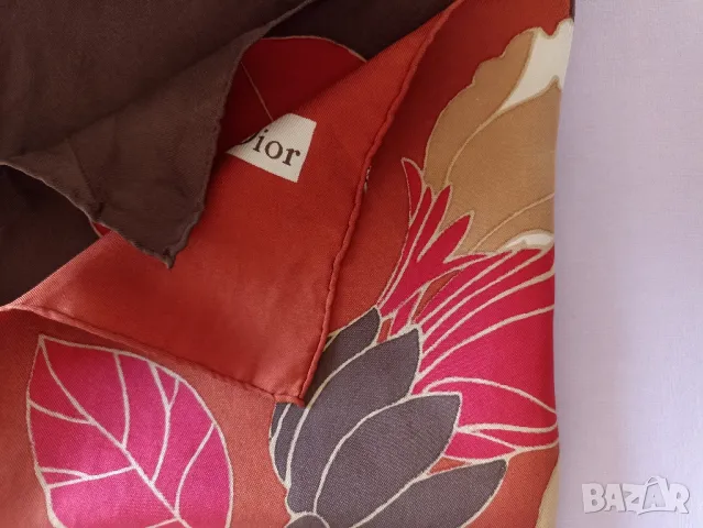 Дамски шал   Christian Dior, снимка 8 - Шалове - 50108318