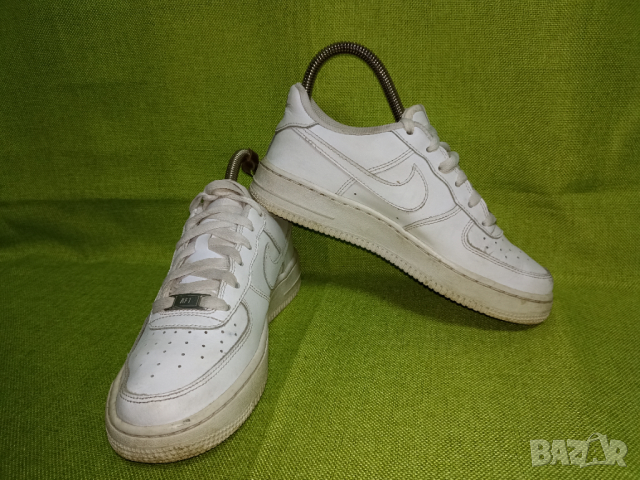 Nike N 37,5 стелка 23,5 см Бели маратонки естествена кожа , снимка 6 - Маратонки - 44825309