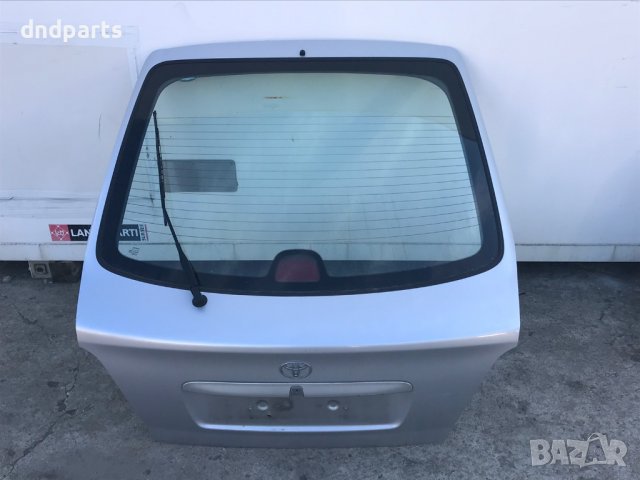 Заден капак Toyota Avensis 2001г.