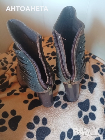 Продавам дамски боти от набук, снимка 7 - Дамски боти - 51810176