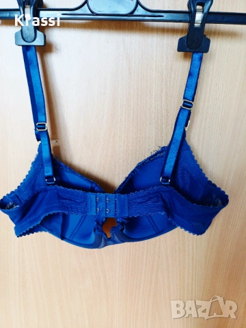 Син сутиен Calvin Klein  80 C, снимка 8 - Бельо - 53133672