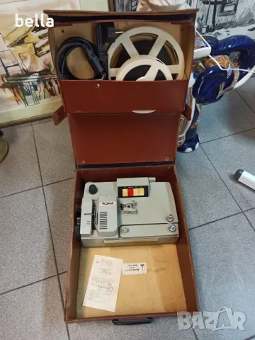 Прожекционен апарат”РУСЬ” 8мм,произведен в Росия. В отлично запазен вид,работещ, снимка 10 - Антикварни и старинни предмети - 50431466