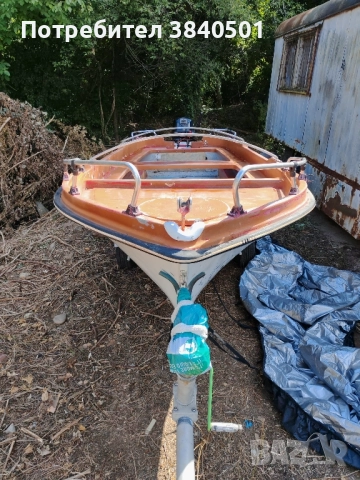 Лодка с двигател 