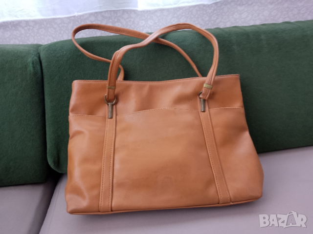 Дамска чанта от изкуствена кожа, светло кафява+ подарък още една чанта от естествена кожа,кафява 