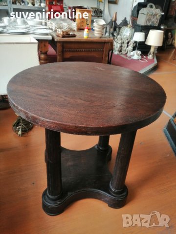 Дървена маса