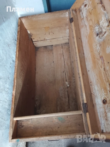 Старинен дървен сандък