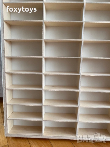 Дефектен дървен рафт, етажерка за колички, 90 отделения, Hot wheels, снимка 15 - Коли, камиони, мотори, писти - 53736218