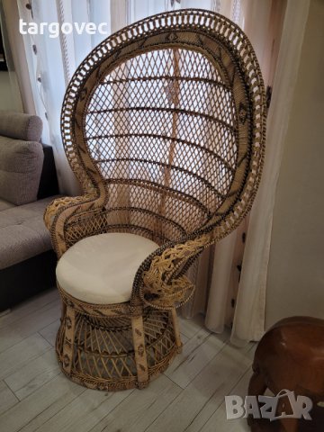 Паунов стол ратан естествен