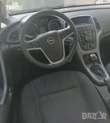 Opel Astra 1.7 CDTI 6ck 110kc Sport S Tourer с Багажник , снимка 13 - Автомобили и джипове - 56062561