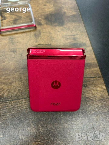 Телефон Motorola Razr 40 Ultra 256 GB, снимка 5 - Motorola - 52847414