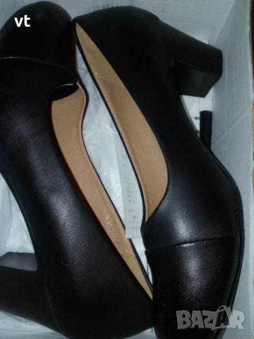 Обувки, снимка 3 - Дамски ежедневни обувки - 44387661