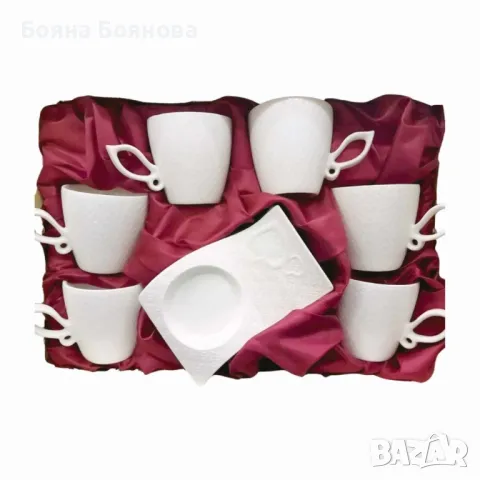 Порцеланов комплект от 12 части., снимка 1