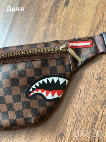 Sprayground чантичка, снимка 2 - Чанти - 53386269